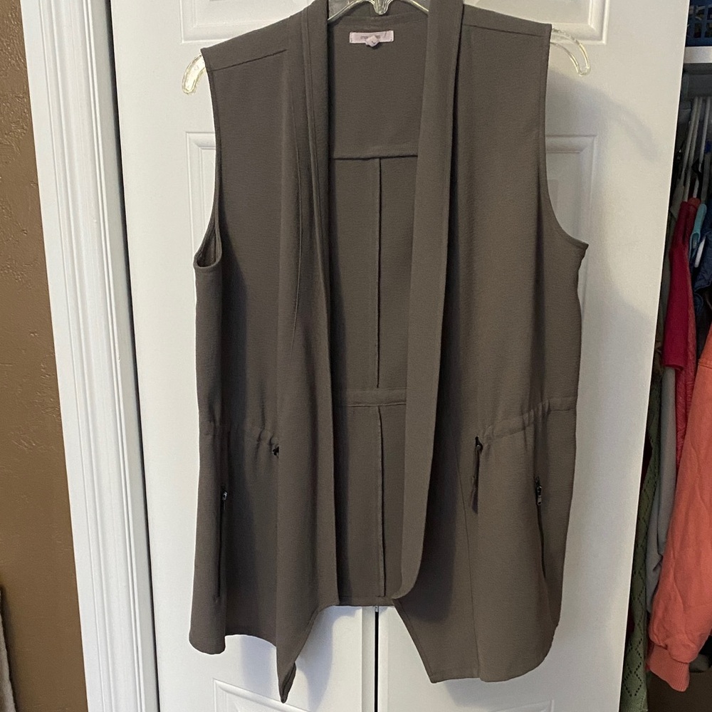 Maurice’s Sleeveless Brown Vest
